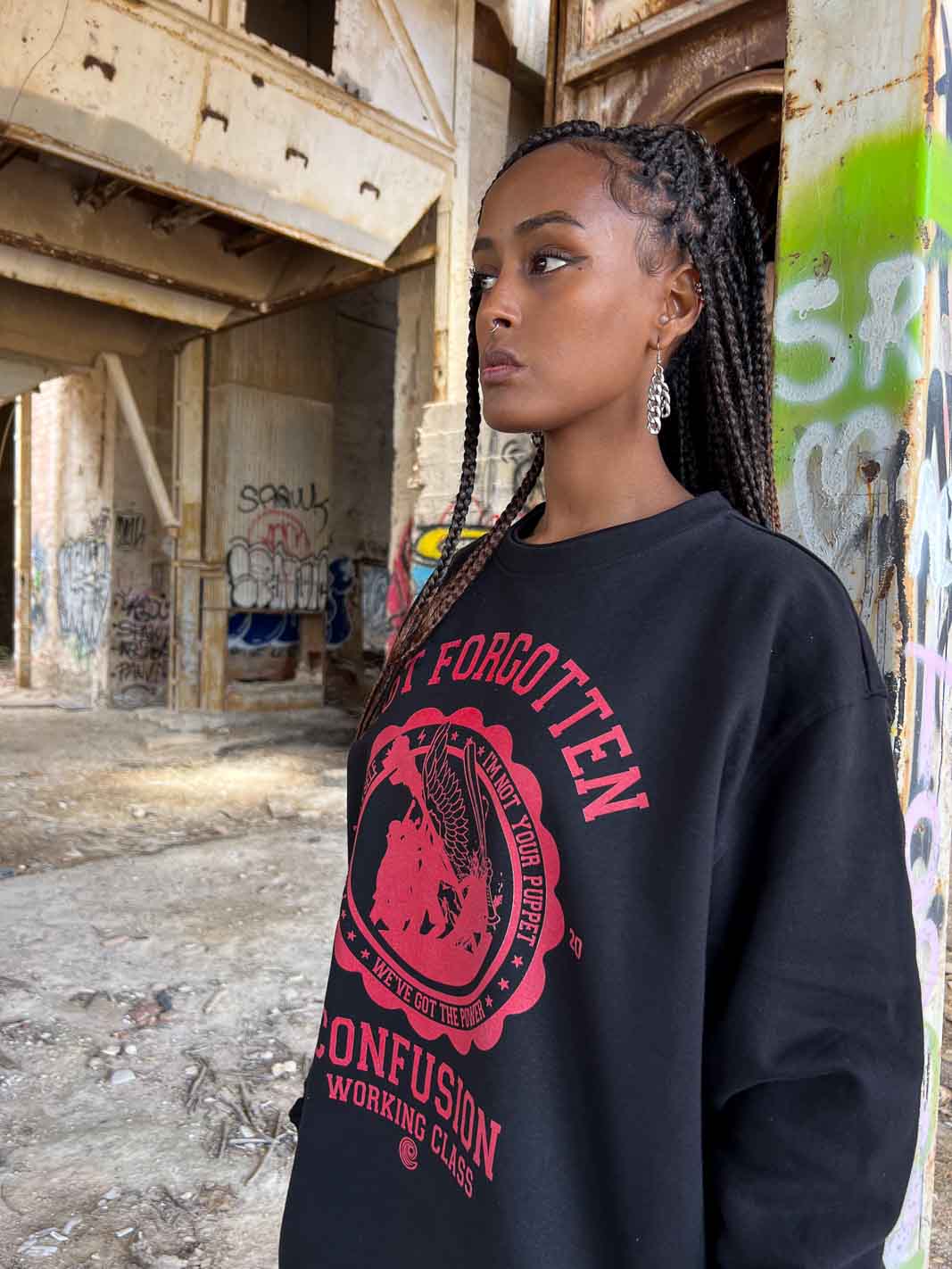 NOT FORGOTTEN BLACK CREWNECK RED