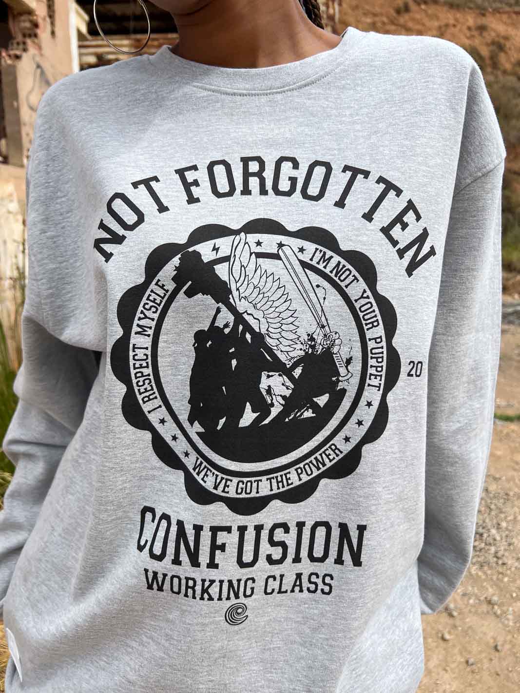 NOT FORGOTTEN SG CREWNECK BLACK