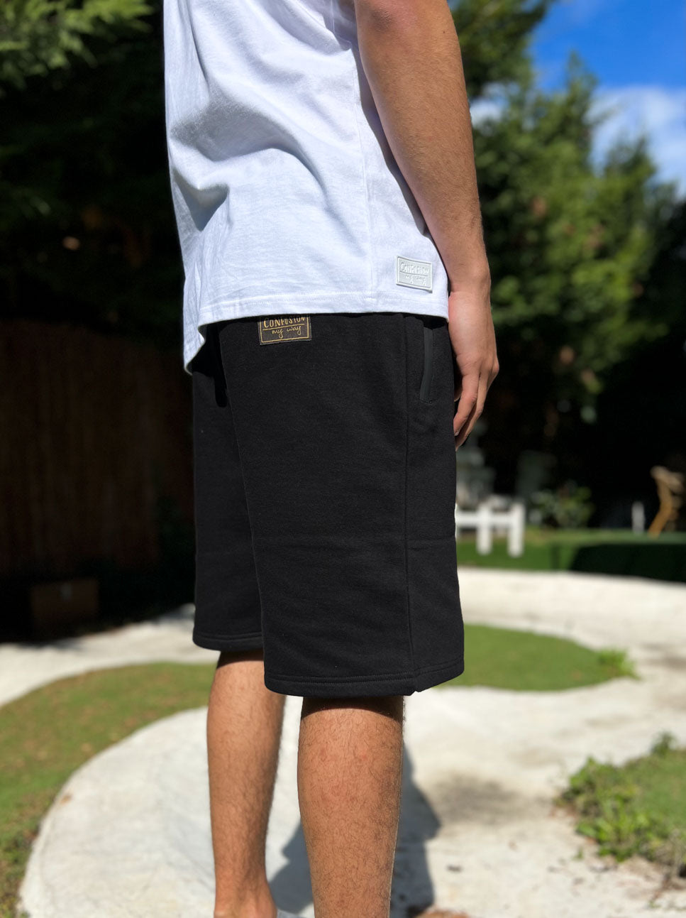 FLOW BLACK SHORT