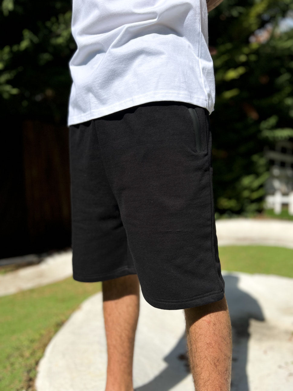 FLOW BLACK SHORT