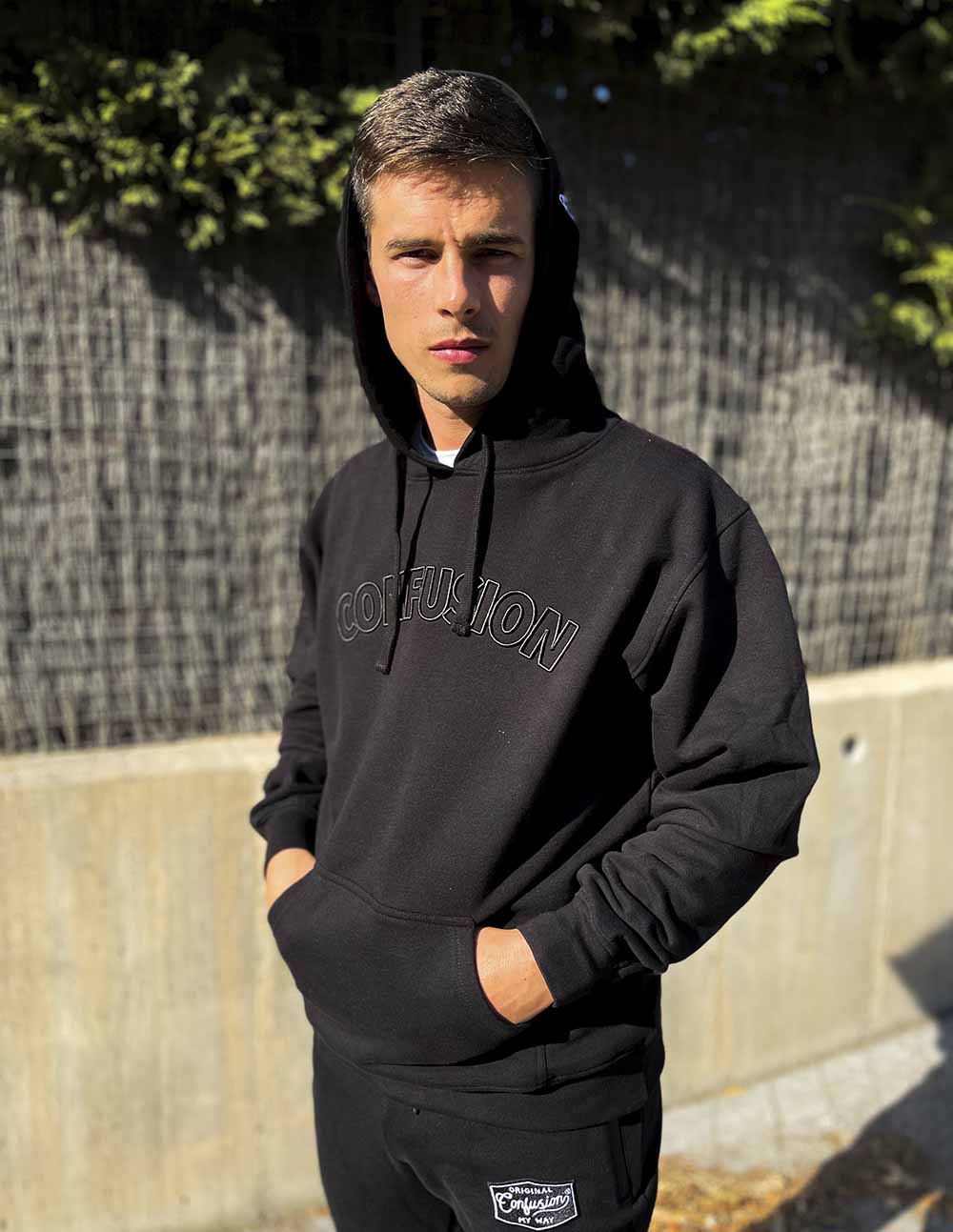 VIBRATE CONFUSION BLACK HOODIE