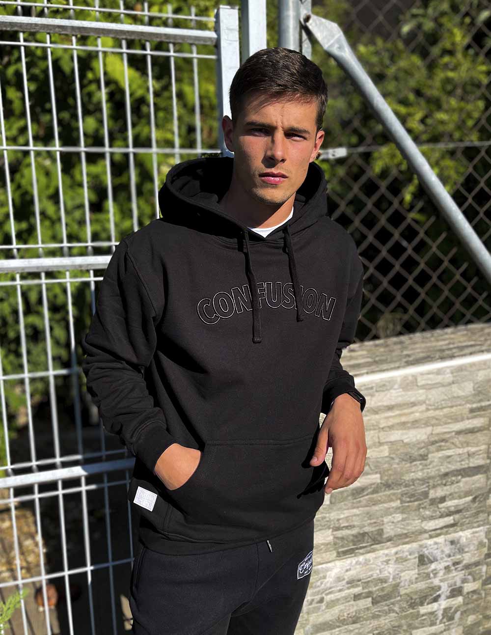 VIBRATE CONFUSION BLACK HOODIE