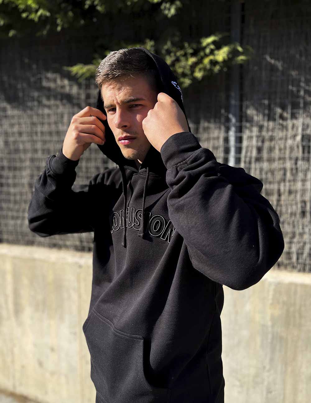 VIBRATE CONFUSION BLACK HOODIE