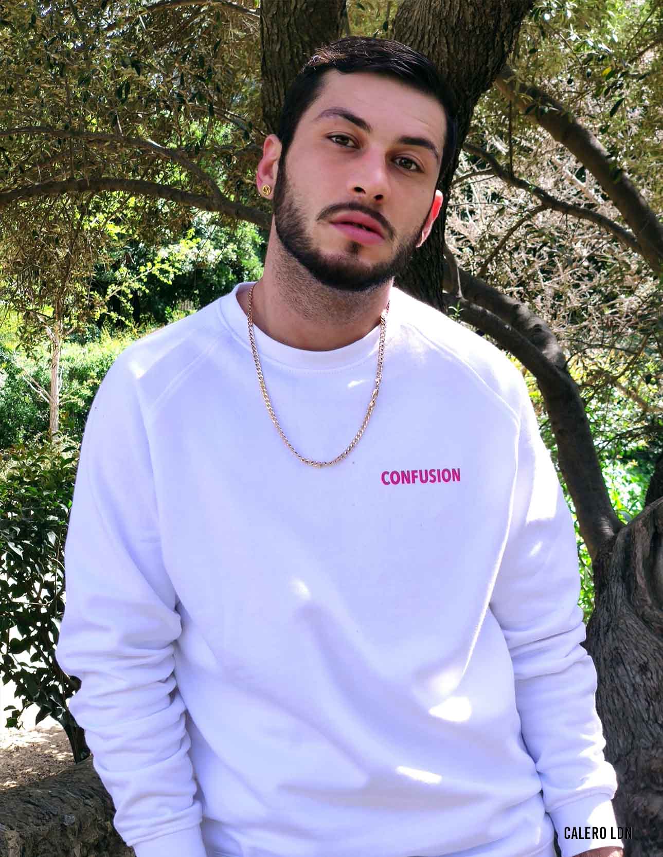 FIST RUB WHITE CREWNECK