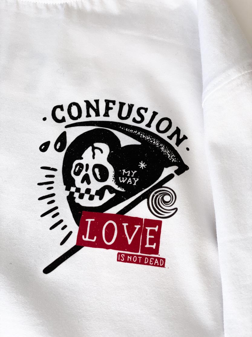 LOVE NOT DEAD WHITE TEE